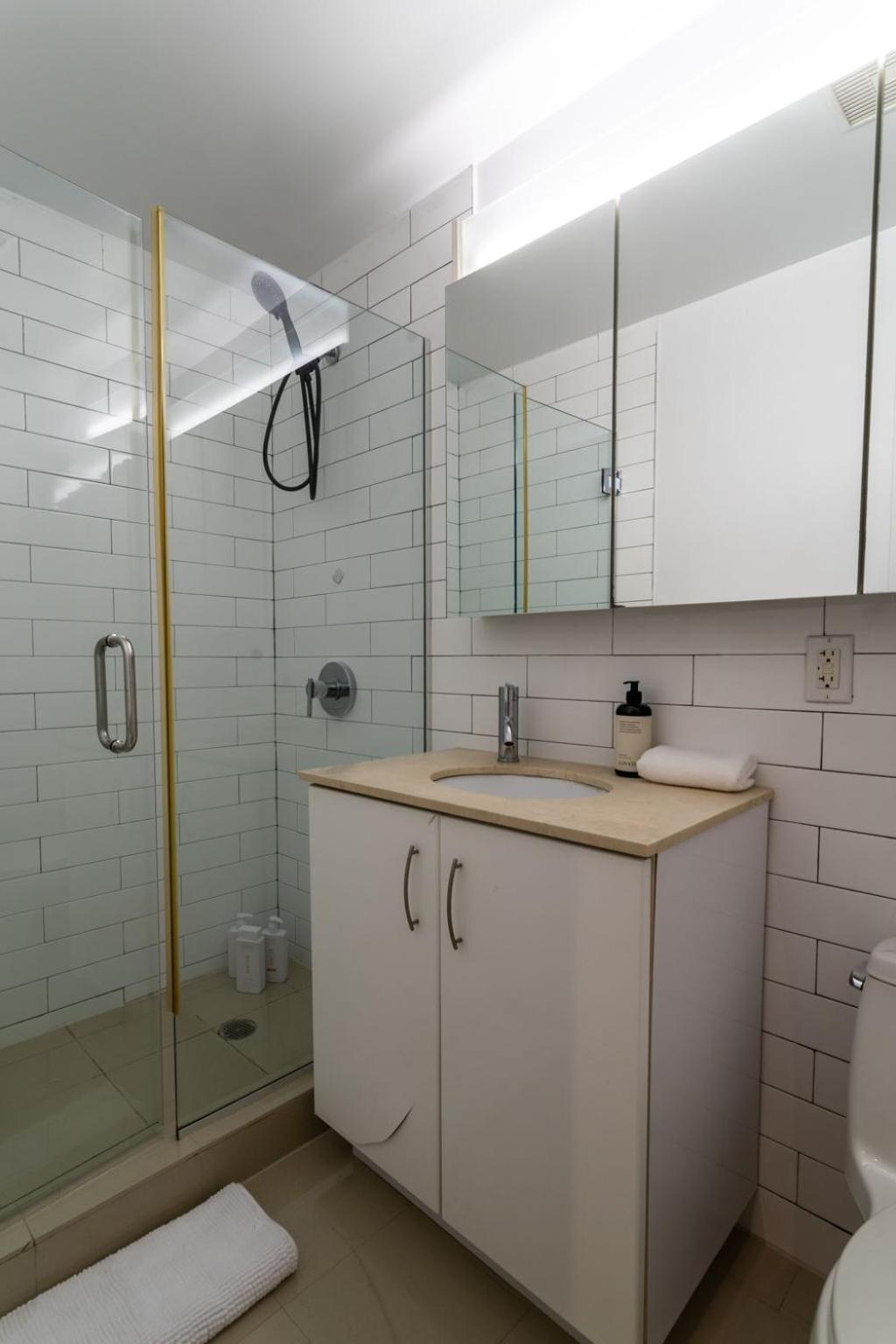 Apartment Charming East Village 3bedroom 2bath Near Tompkins Square Park *