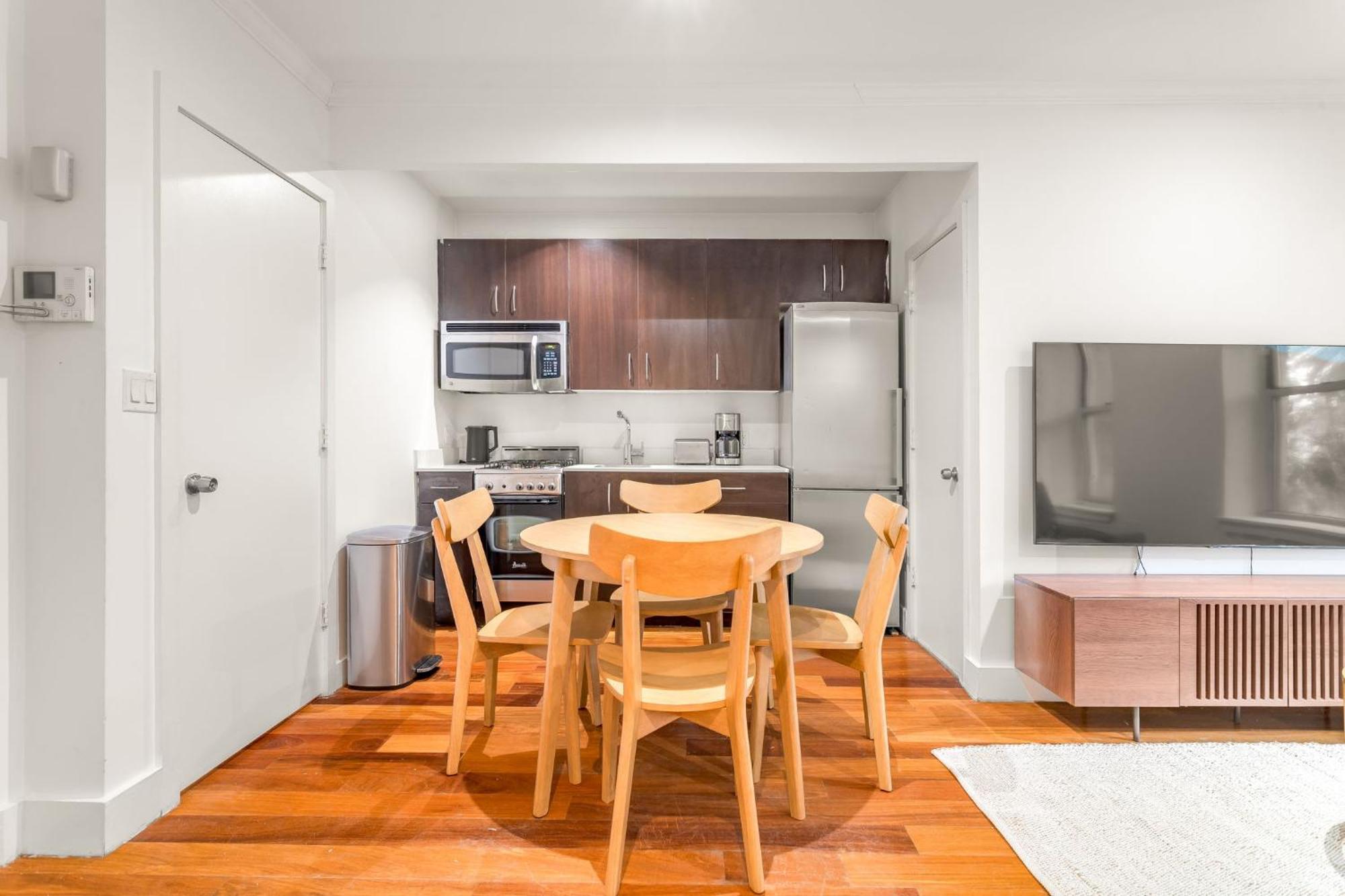 Apartment Charming East Village 3bedroom 2bath Near Tompkins Square Park New York